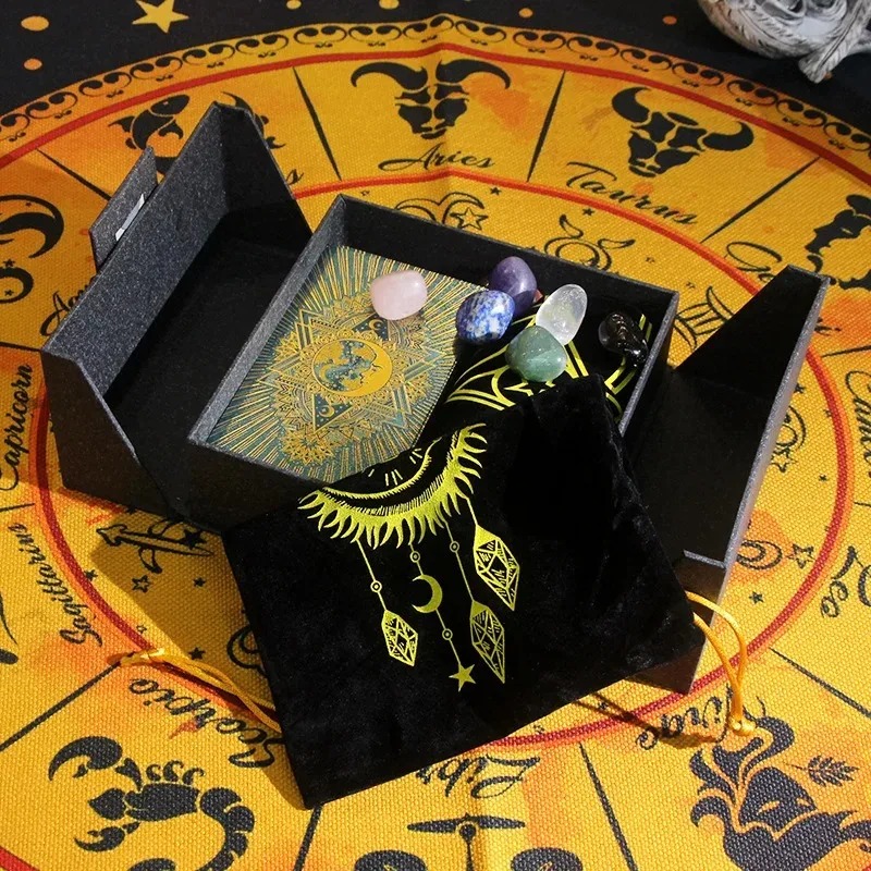 Zberateľská edícia s motívom zverokruhu – súprava Mystic’s Treasure Tarot & Crystal