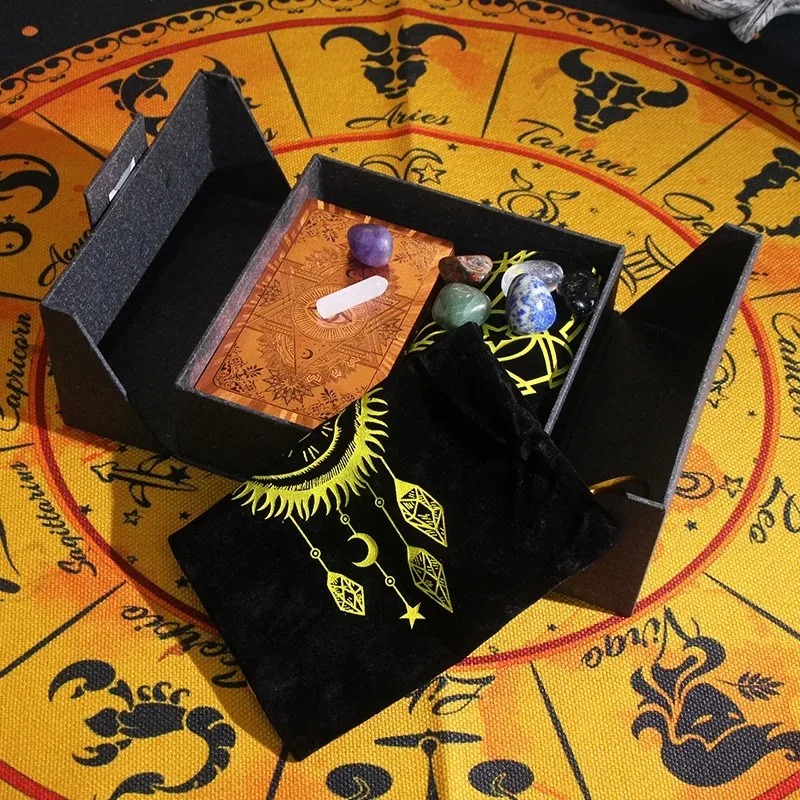Zberateľská edícia s motívom zverokruhu – súprava Mystic’s Treasure Tarot & Crystal
