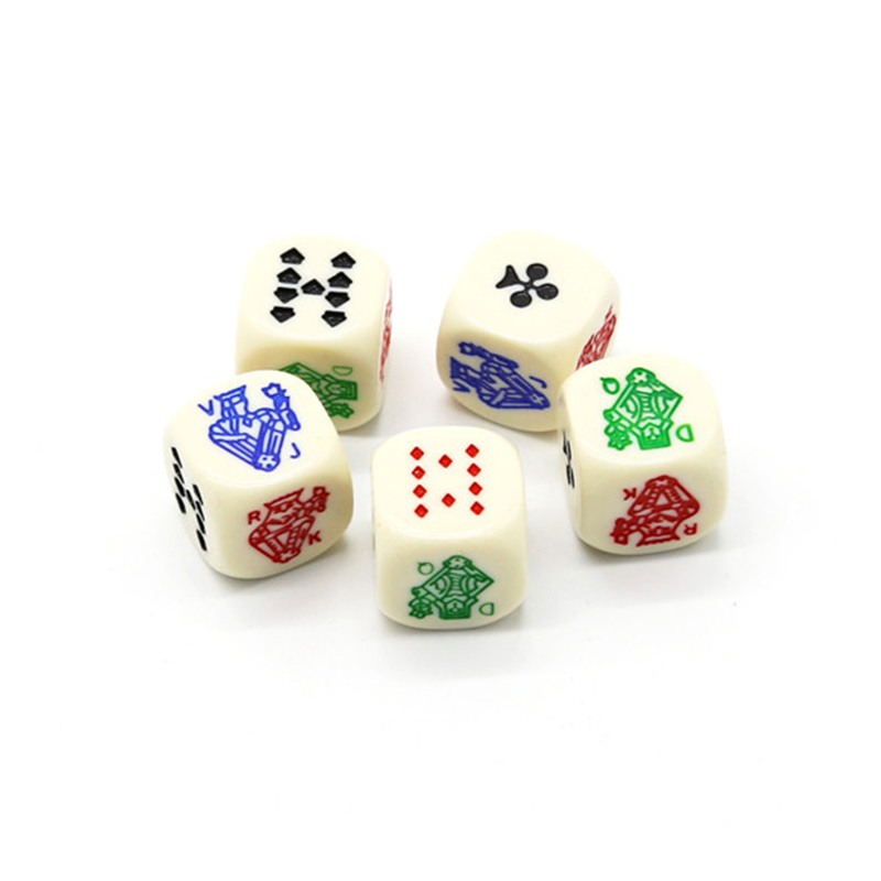 Klasická súprava viacerých hier – kombinácia šach, domino, poker a dáma