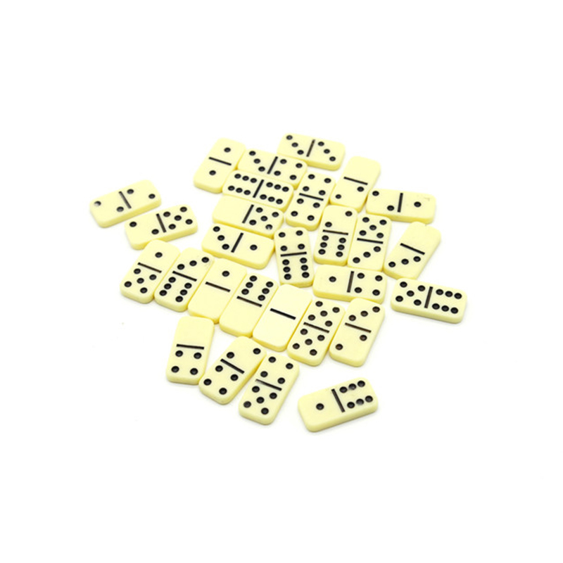 Klasická súprava viacerých hier – kombinácia šach, domino, poker a dáma